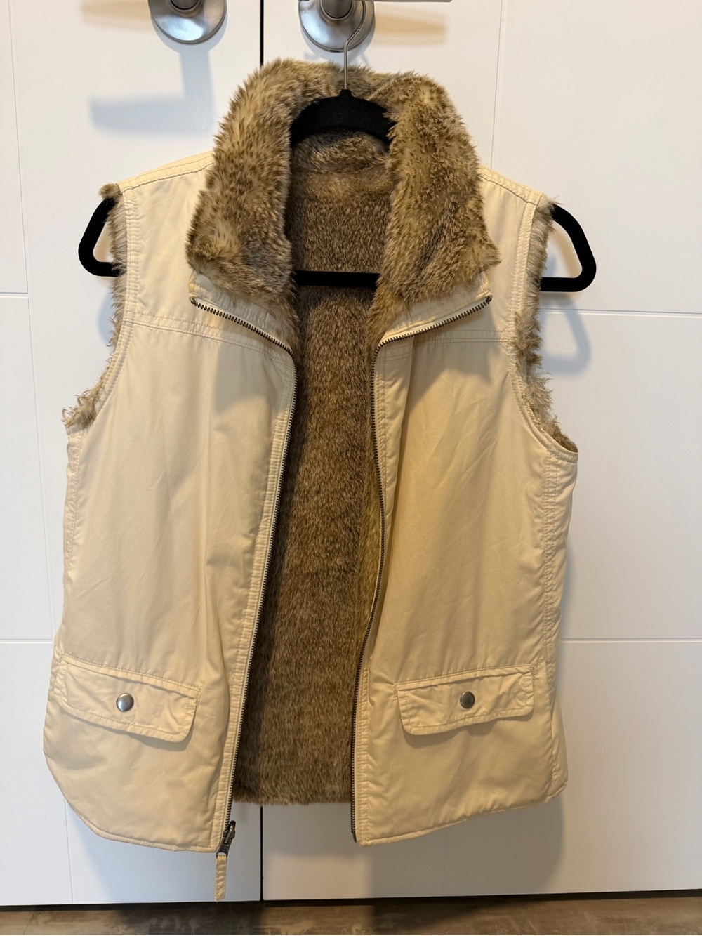 GAP Cream Faux Fur-Lined Puffer Vest